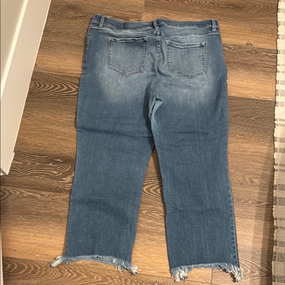 Sneak Peek. Size 20. Super cute distressed Blue Jeans! - Picture 3 of 6